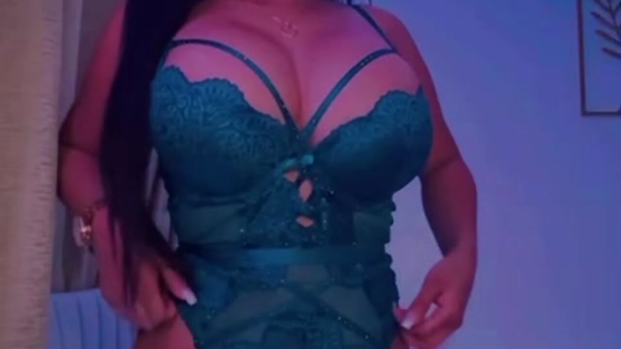 Work - video oleh candythin kamera model