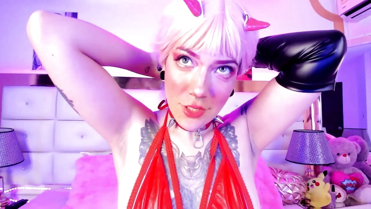 My Piercings – Close-Up of My Beauty－カメラキャストのAuroraChannnの動画