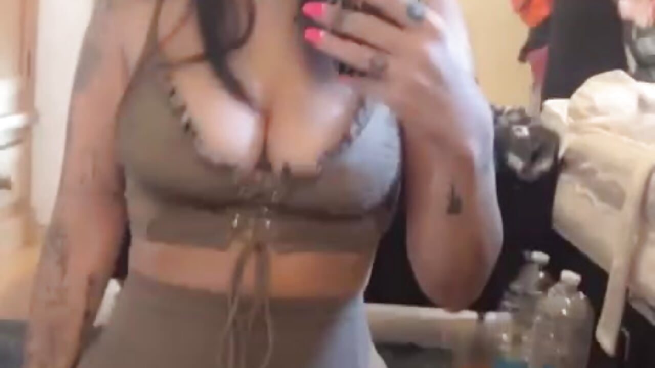 😘 - video by DarkestDreamxox cam model