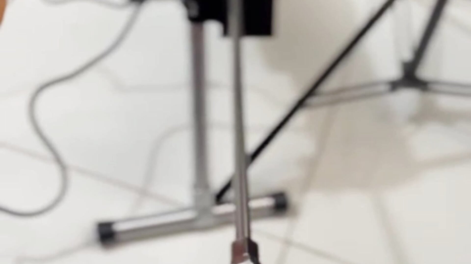 InShot_20251105_220944975 - Video von Cherry--Blossom Cam-Model