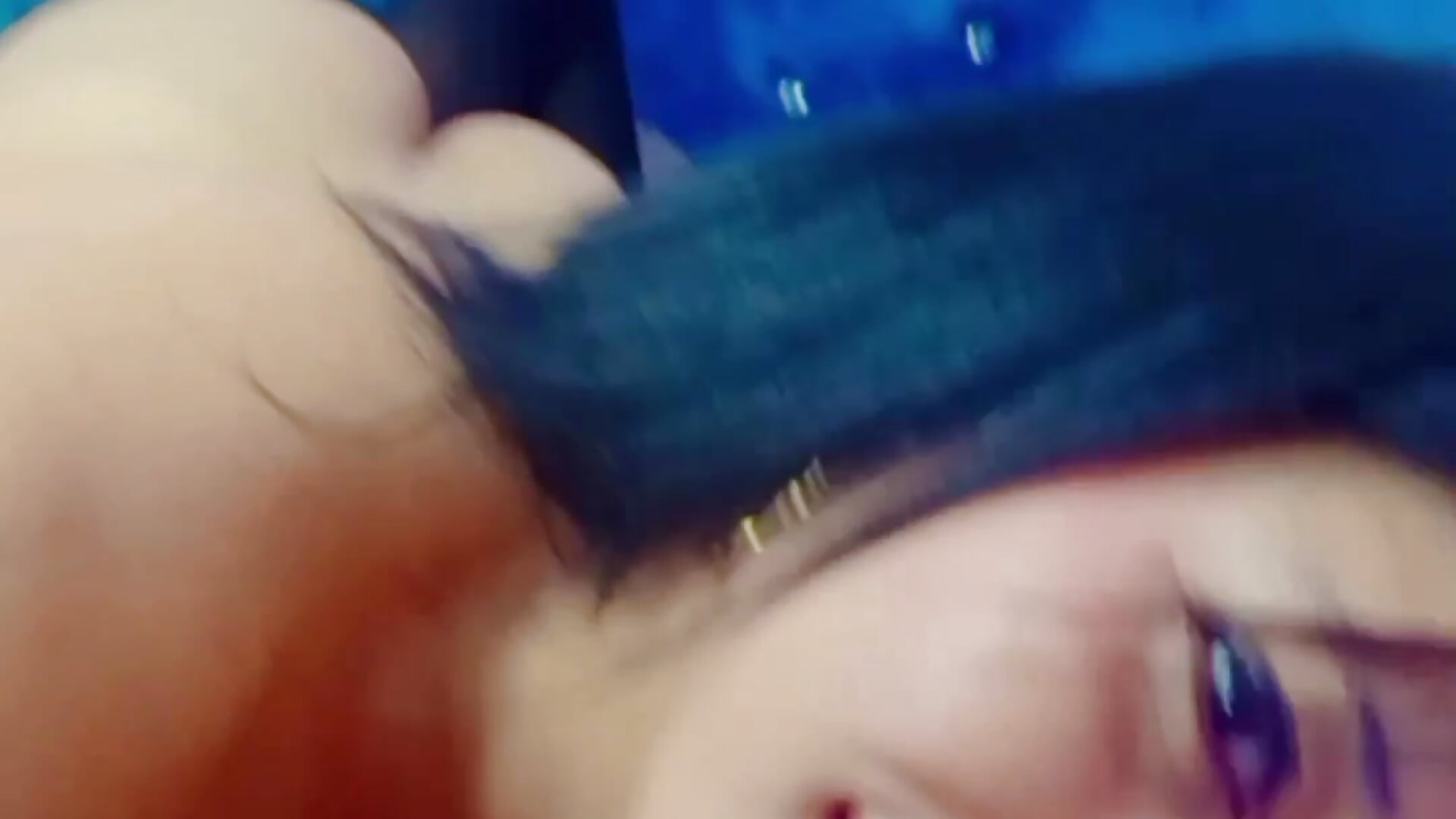 “What you want to see… is here” - video av roxane- cam model