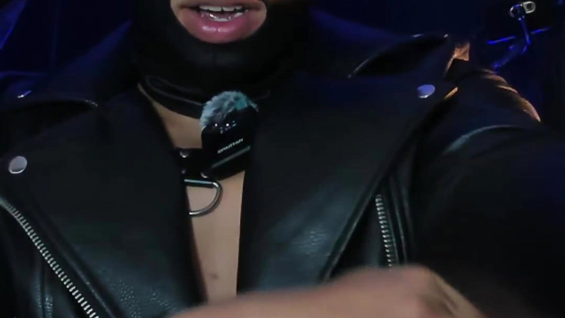 PUT ON UR KNEES AND PRAISE MY GLOVES