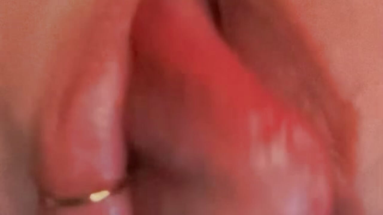 candy o kiss? - video by Kiss_Sophi cam model