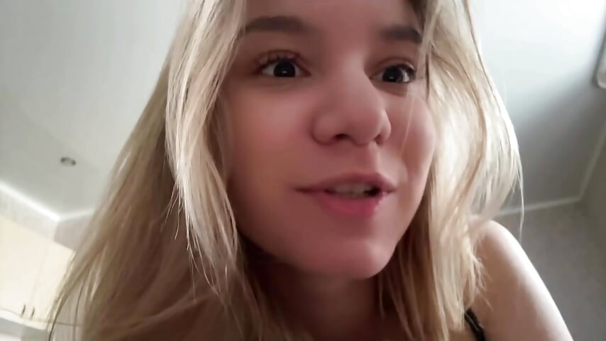 Close. Personally. Elza - clip cu BrynnHolverson model videochat