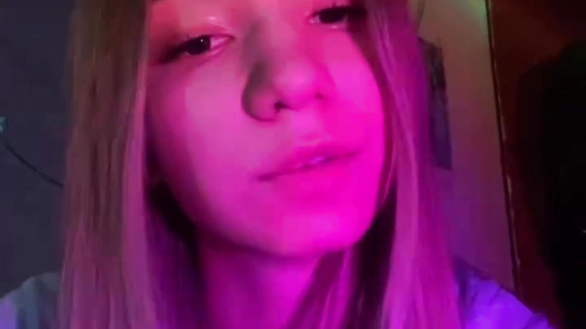 Cute me — filmik BrynnHolverson, modela(-lki) na kamerkach