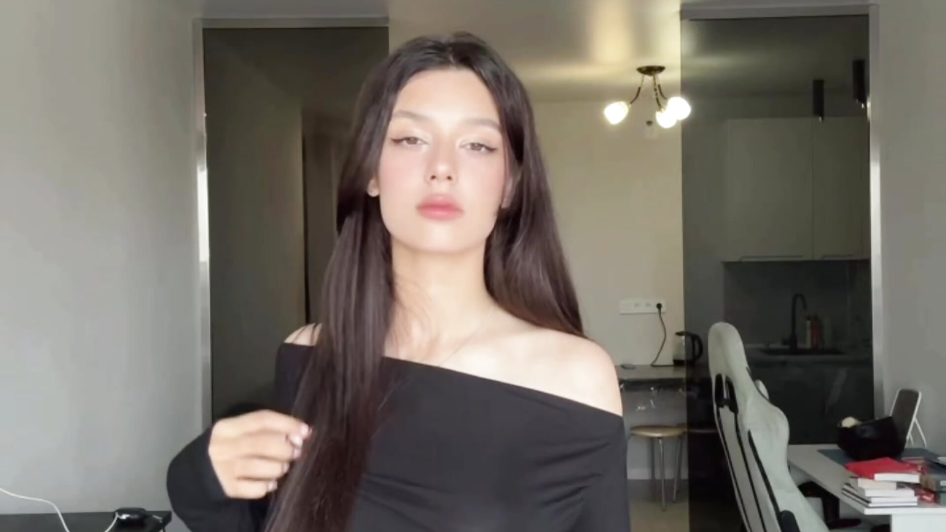 little dance - video by DemetraSadahiro cam model