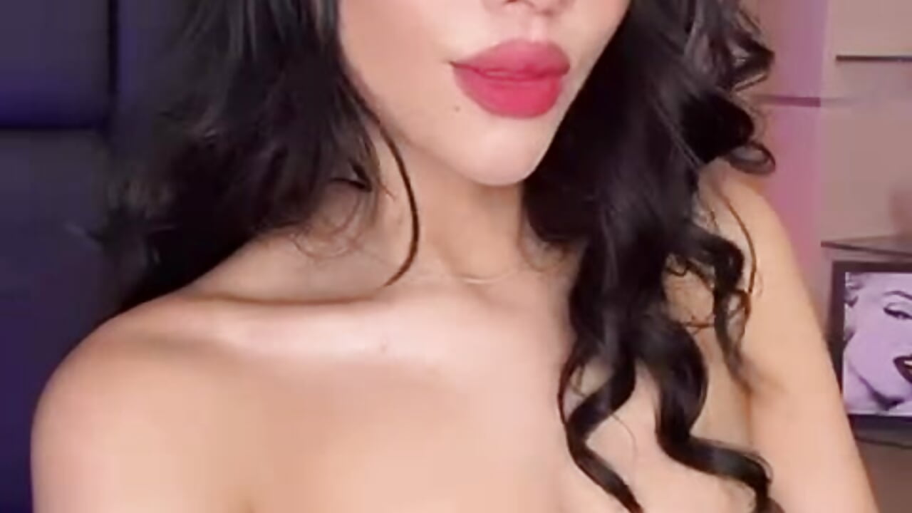 Have you met the beauty queen yet? - video của người mẫu cam TanyaBello