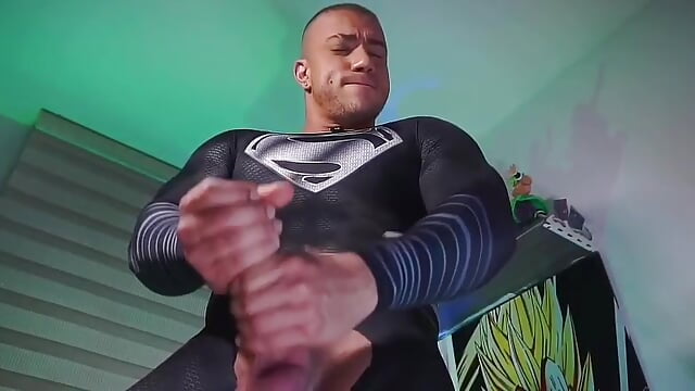 I'm super man, my weakness is that you eat my cock, do you suck it? - video by Jherxx cam model