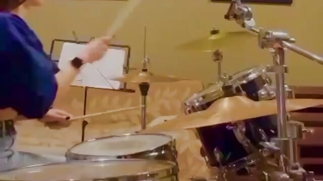 beats & vibes 👸🏼 - video by ElaraBlush__ cam model