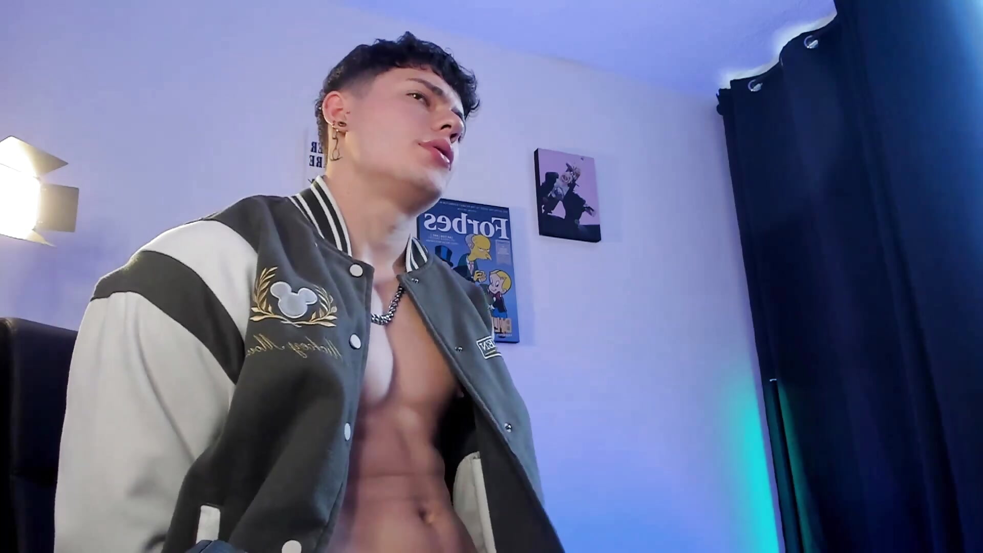 Kiss me - vidéo du modèle de showcams AlanRose01