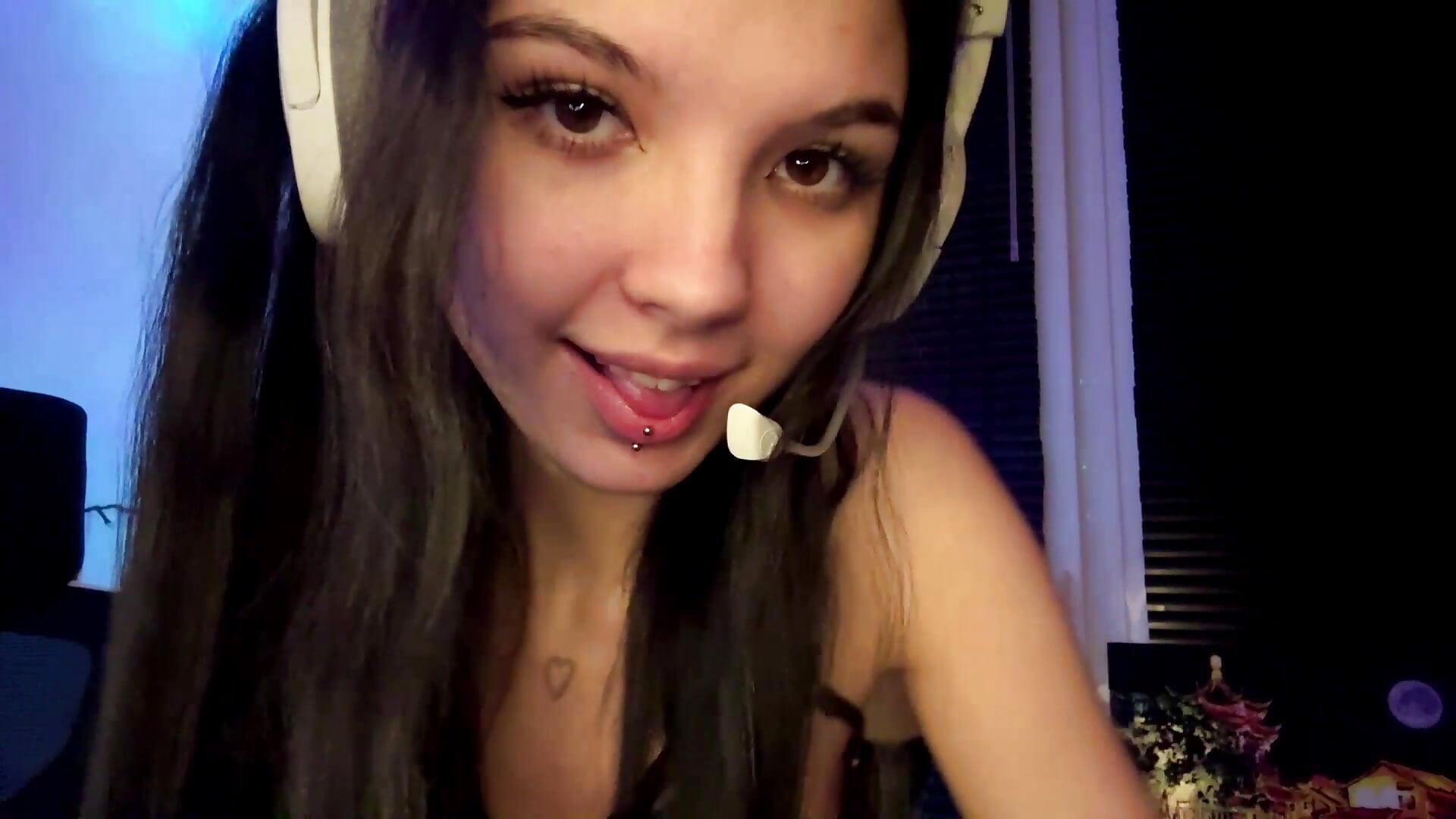 My face close up — filmik HanaMantanaDell, modela(-lki) na kamerkach