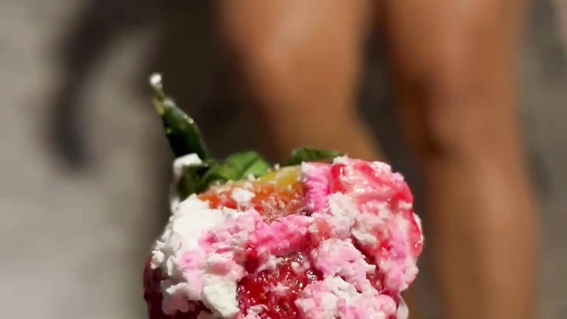 Crushing fetish - video oleh model kamera goddessfeetxx