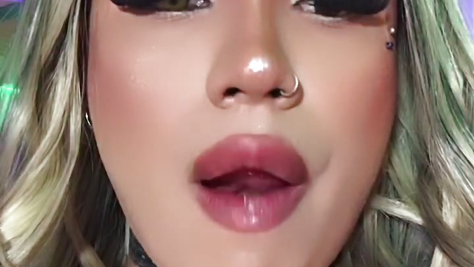 SHOPPY KISSES ? 😈💦 - DOLL_SHOPIA_ adlı kamera modelinin videosu