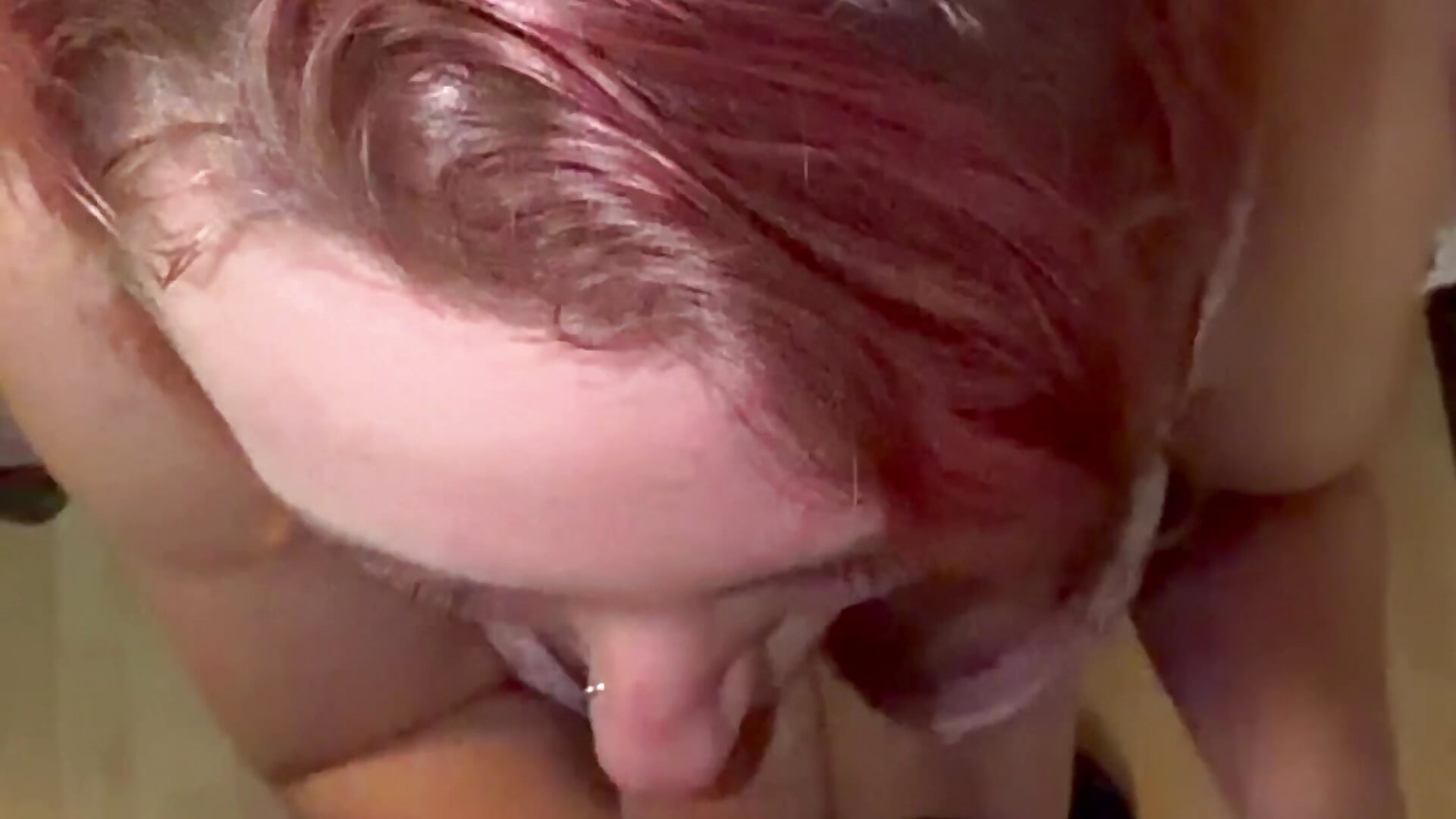 Sabbernder Deep throat & harter Doggy-Fick 🥵💦 Er spritzt meine enge rosa Pussy randvoll! - Video von Onlymiasophie Cam-Model