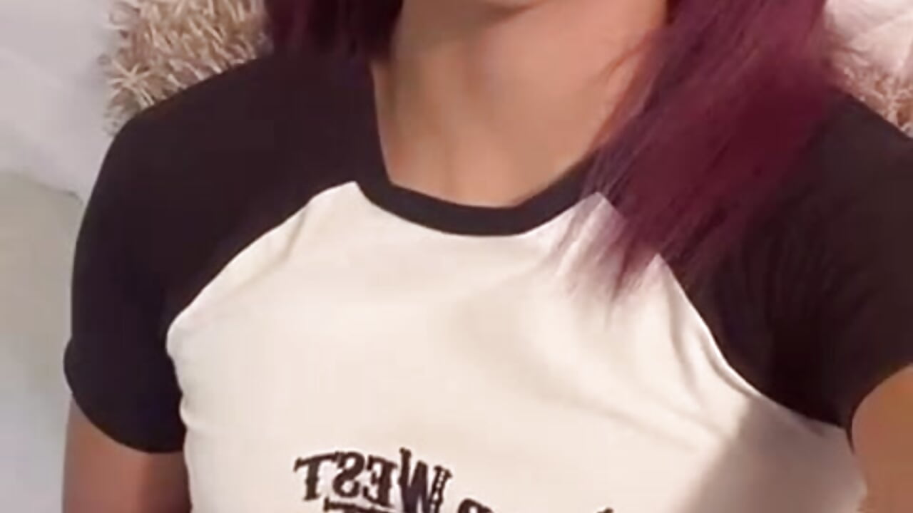 Lace, curves, and a mind full of naughty thoughts.－カメラキャストのCherry_Stoneの動画