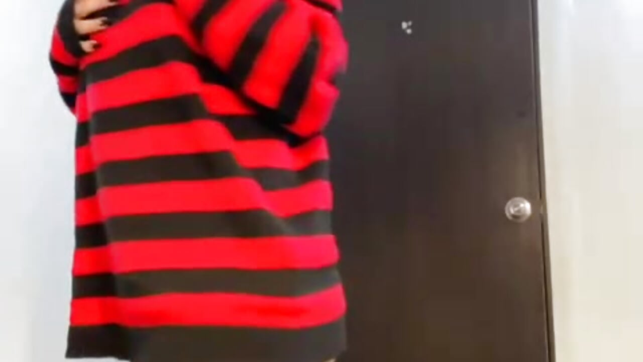 One look and you’re already in trouble－カメラキャストのCherry_Stoneの動画