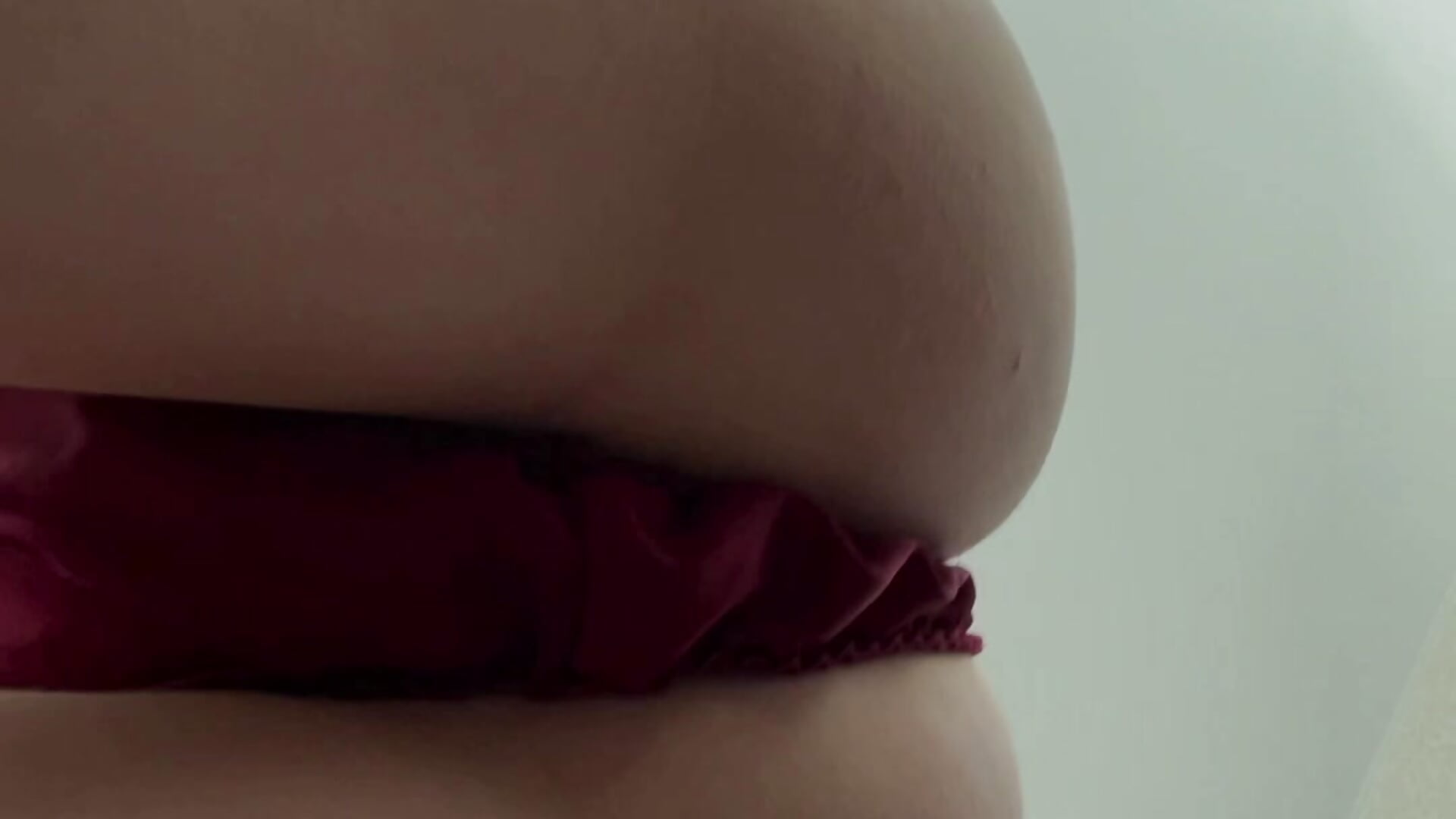 me sitting on you :* - video od modelky/modela MyraLitterers