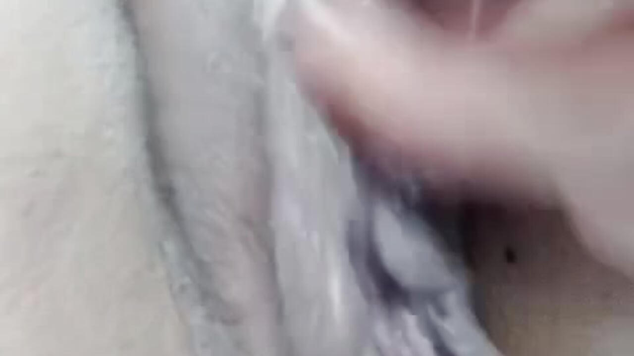 Masturbazione figa fino a venire - video by Porcellina181 cam model