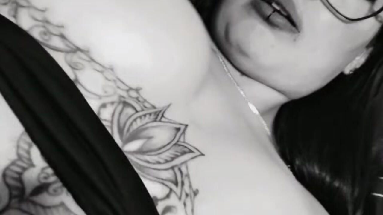 I am very naughty - video by Jireth_velle cam model