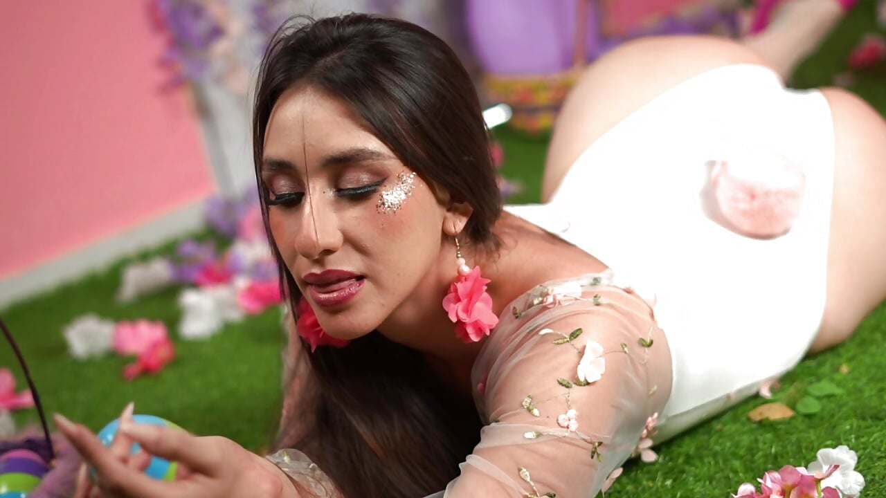 Sweet temptation 🐰 - video av Catalina-Thompson cam-modell