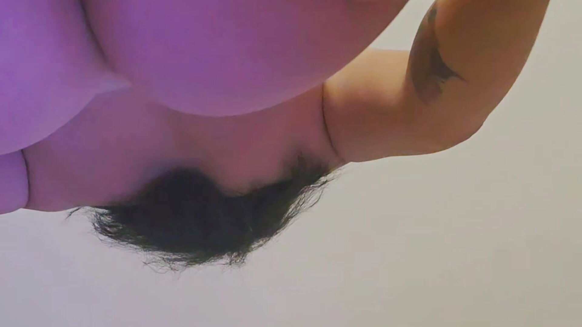 Do you want me to sit on you? - video od modelky/modela Kirunya