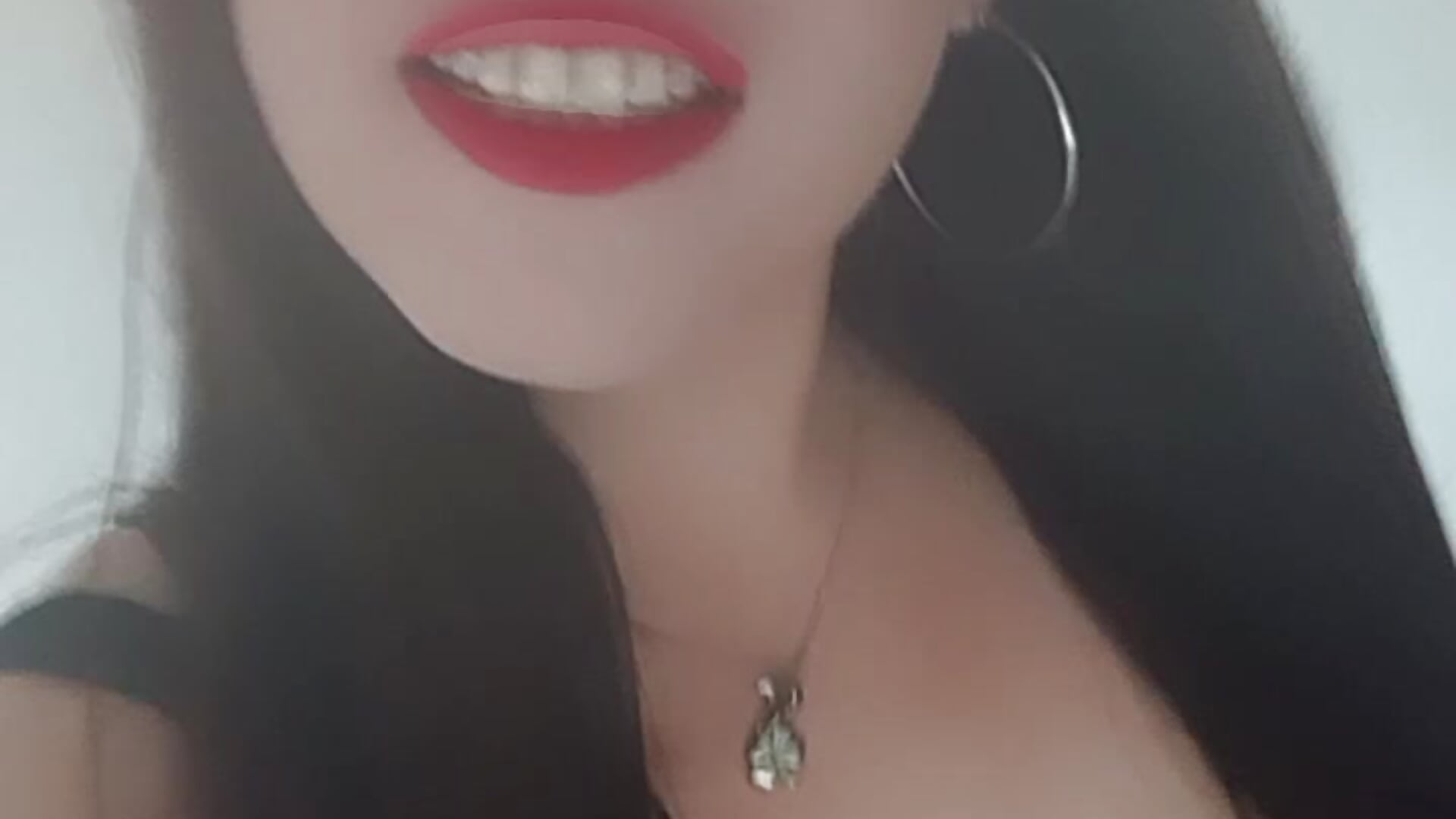 Un saludito 💕 - video by Labellasex cam model