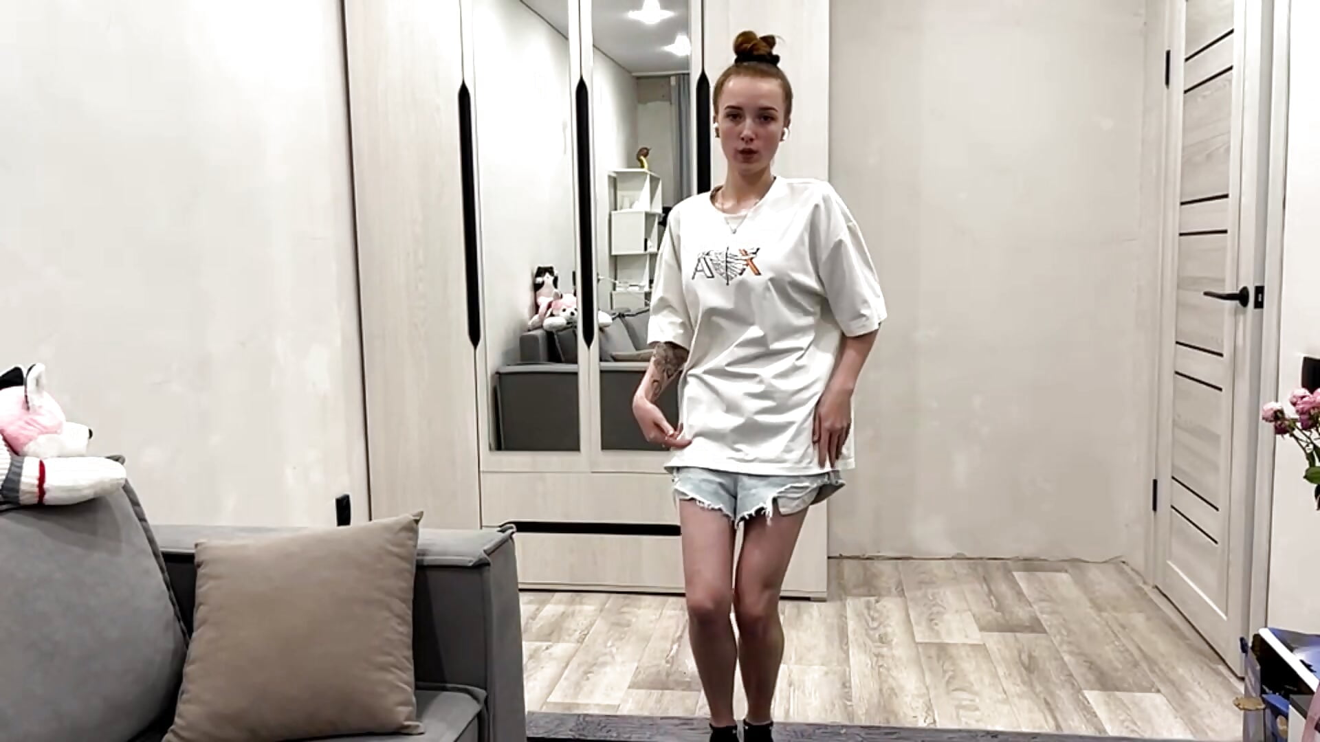 hello world! - video by MonoCookie cam model