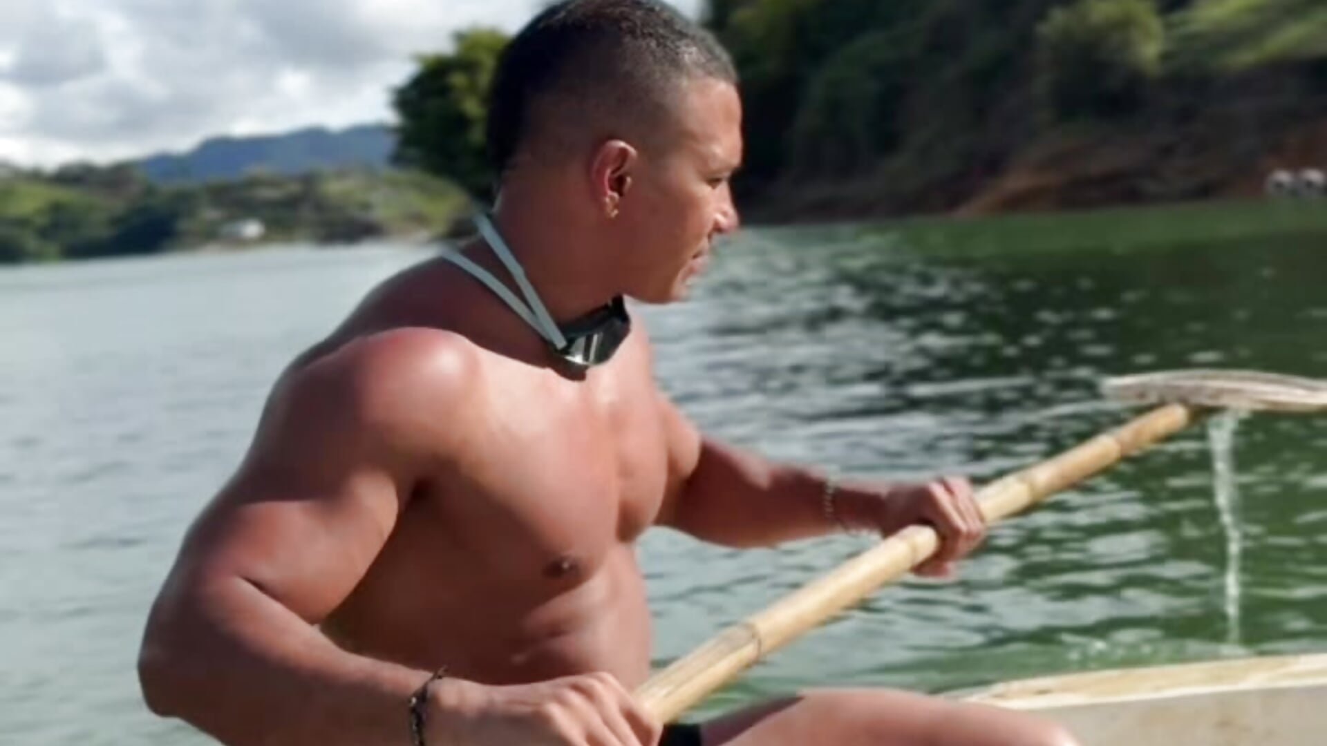 Nadando en el gran lago - vidéo du modèle de showcams FreszX