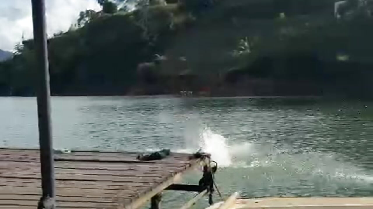 en el lago nadando - فيديو من FreszX موديل الكام