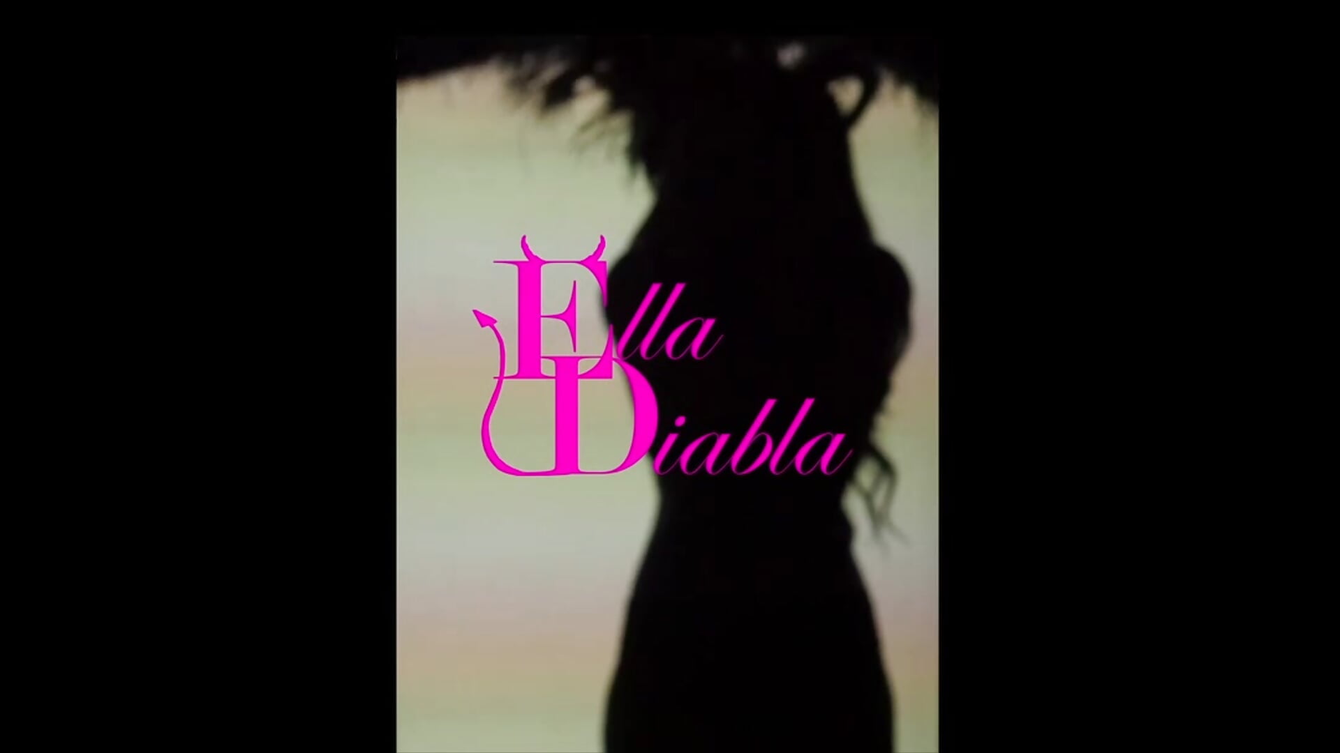 Fan dance - vídeo de la modelo de cam elladiabla