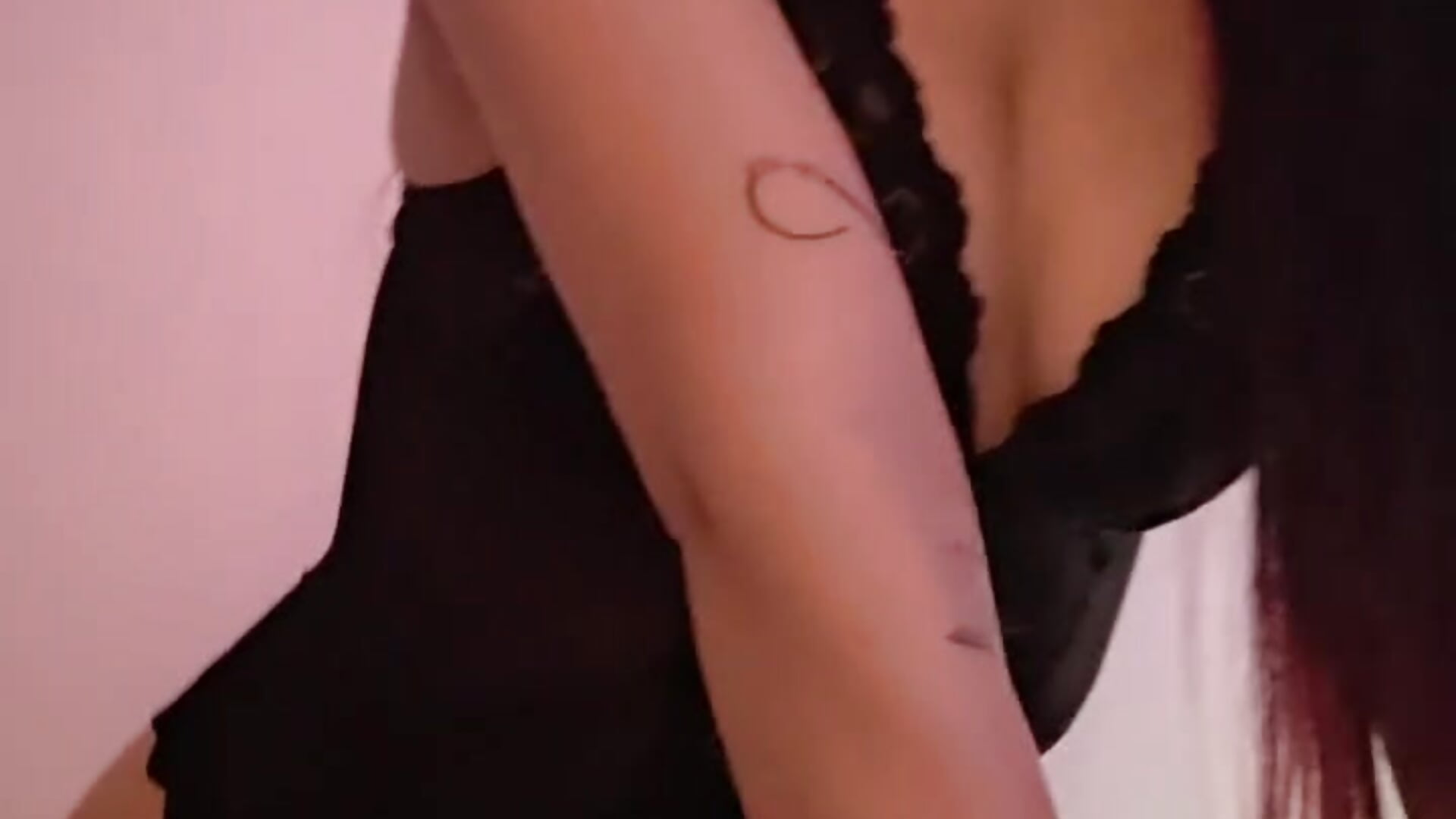 sexy - video by Scarlet_desiree cam model