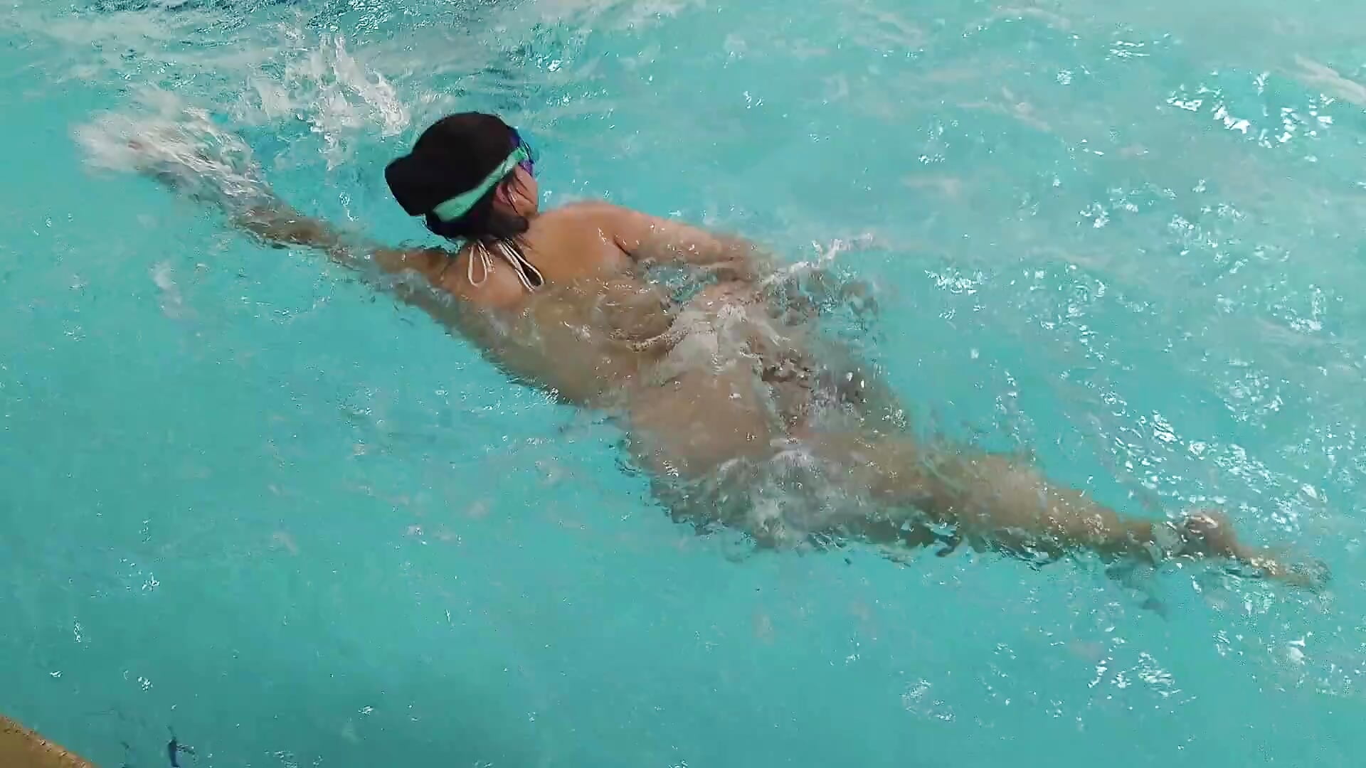 My first time swimming 😶‍🌫 - 視頻由 ScaraAndTomy 主播提供