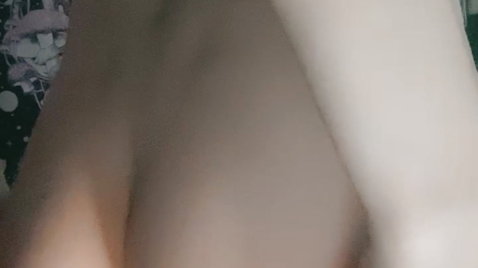 A booty jiggle vid