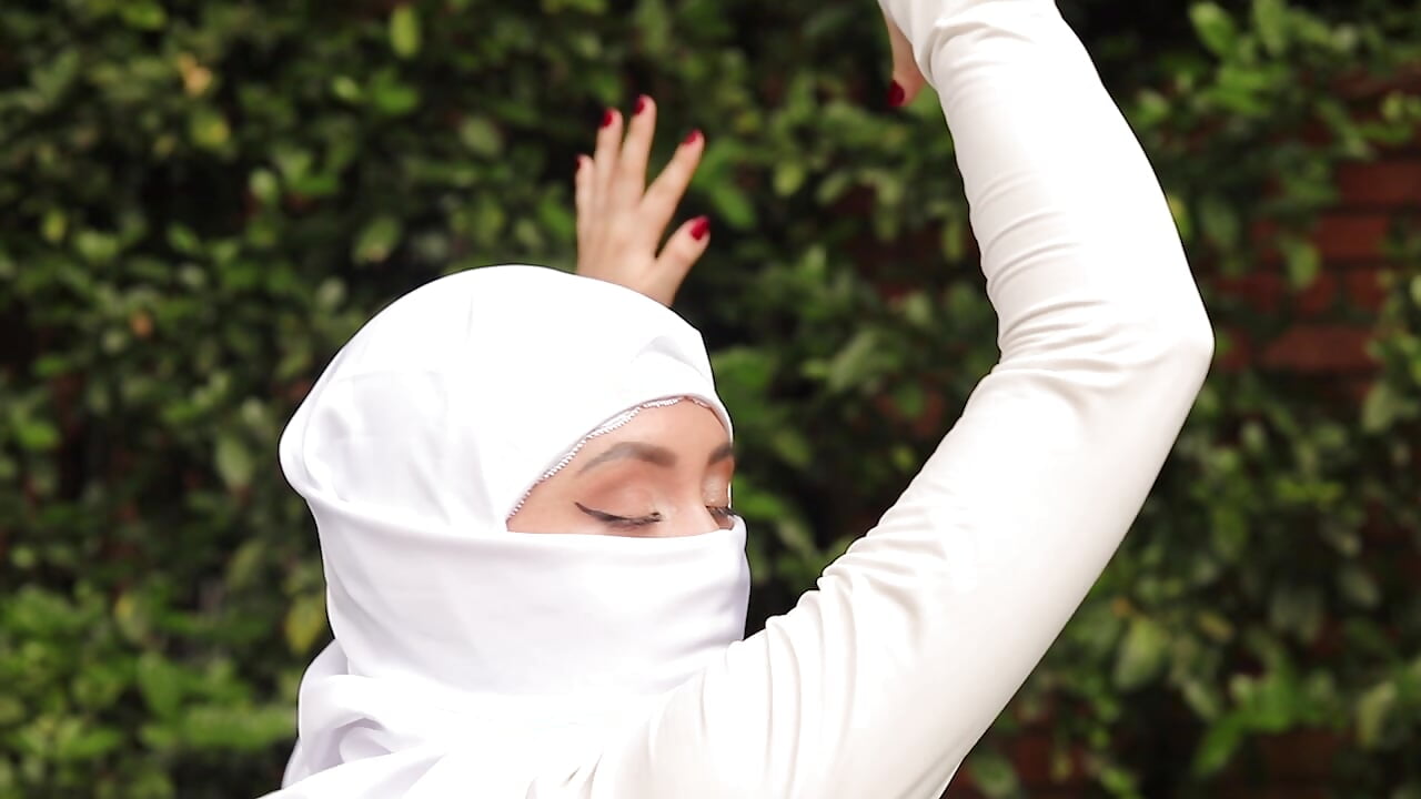 My movements are not a coincidence… they are to provoke you 😈✨” - video của người mẫu cam fatiima_