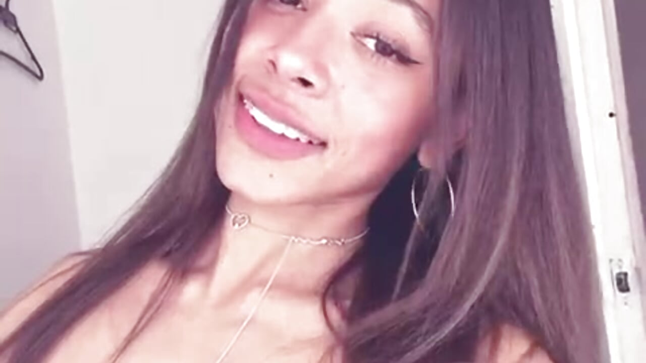 Hey ♥ - video di melody11_s modella di cam