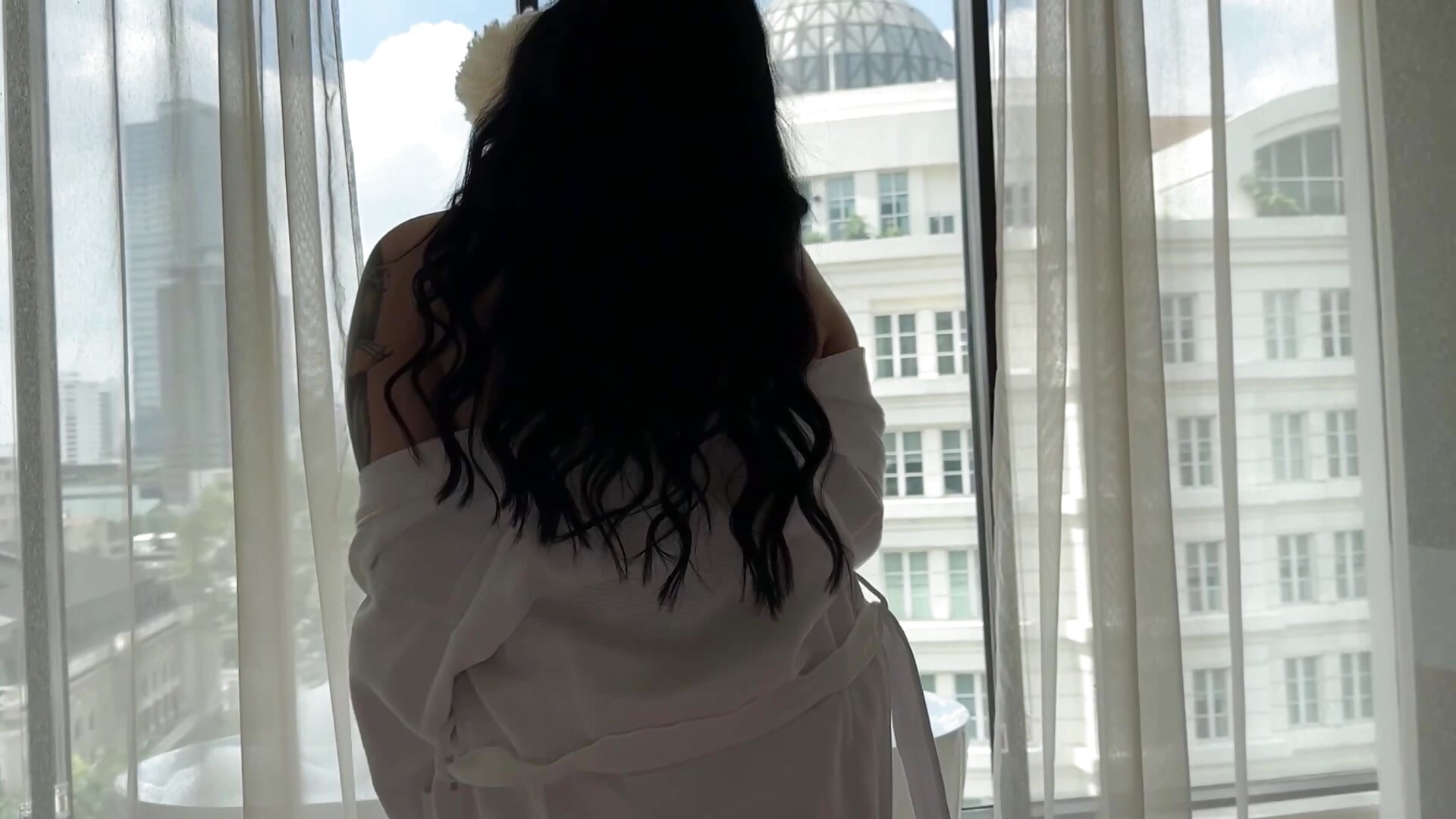 What do I do when the bathroom door is closed?… – видео вебкам-модели Felicia_Herceg