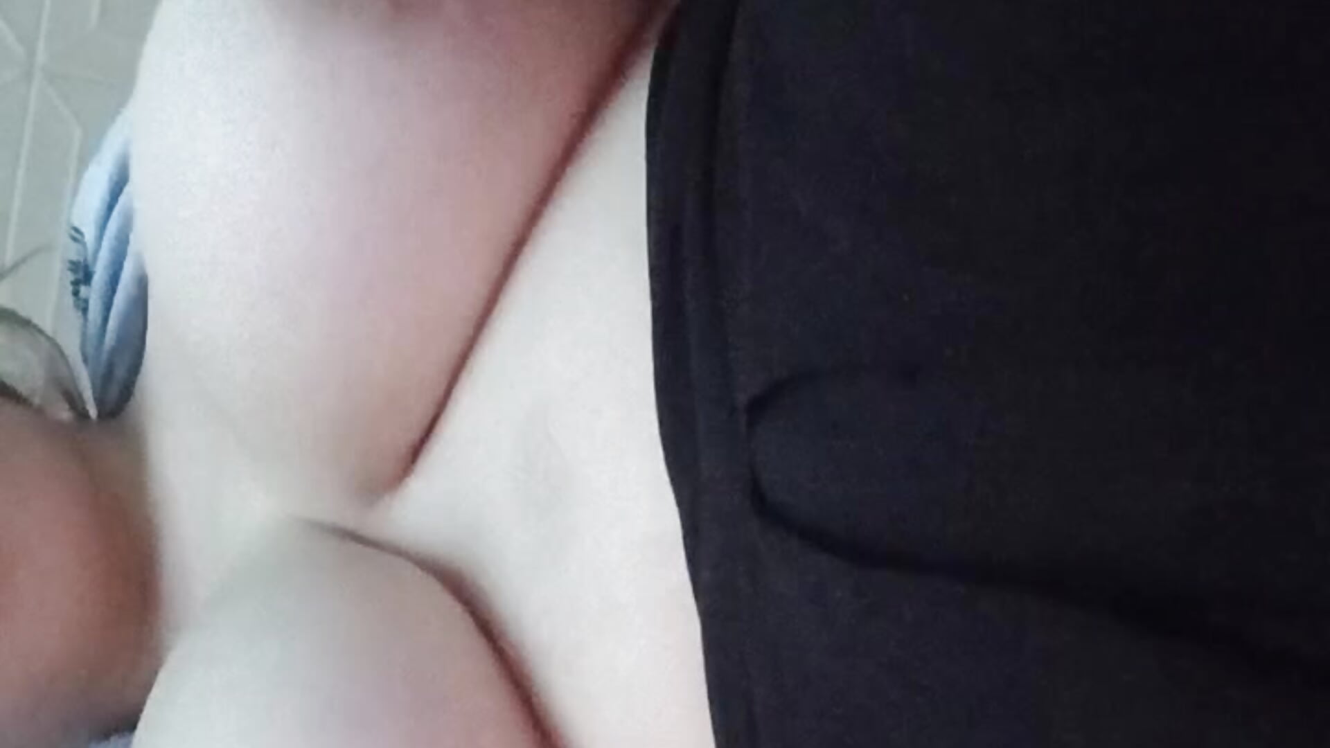 milk 💦 - video by ollaaaaaaai cam model