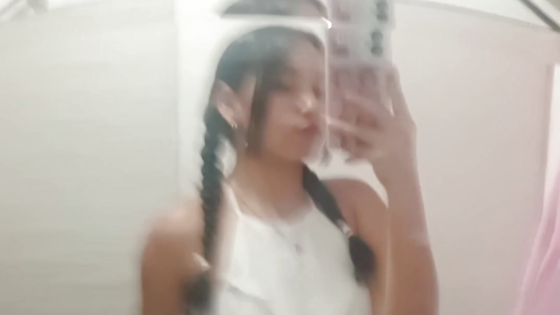 1000256098 - video by florstone cam model