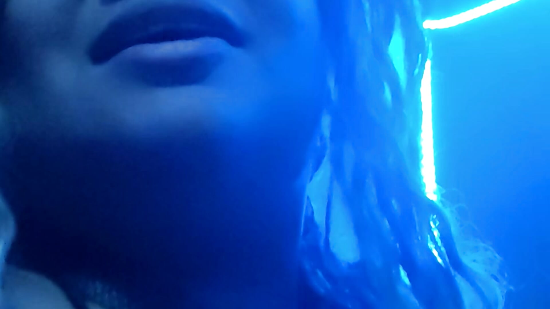 Meus súditos, e obedientes,mandem presente pra sua rainha! TLG @Carlabrasileirinha - video by CarlaBrasuca cam model