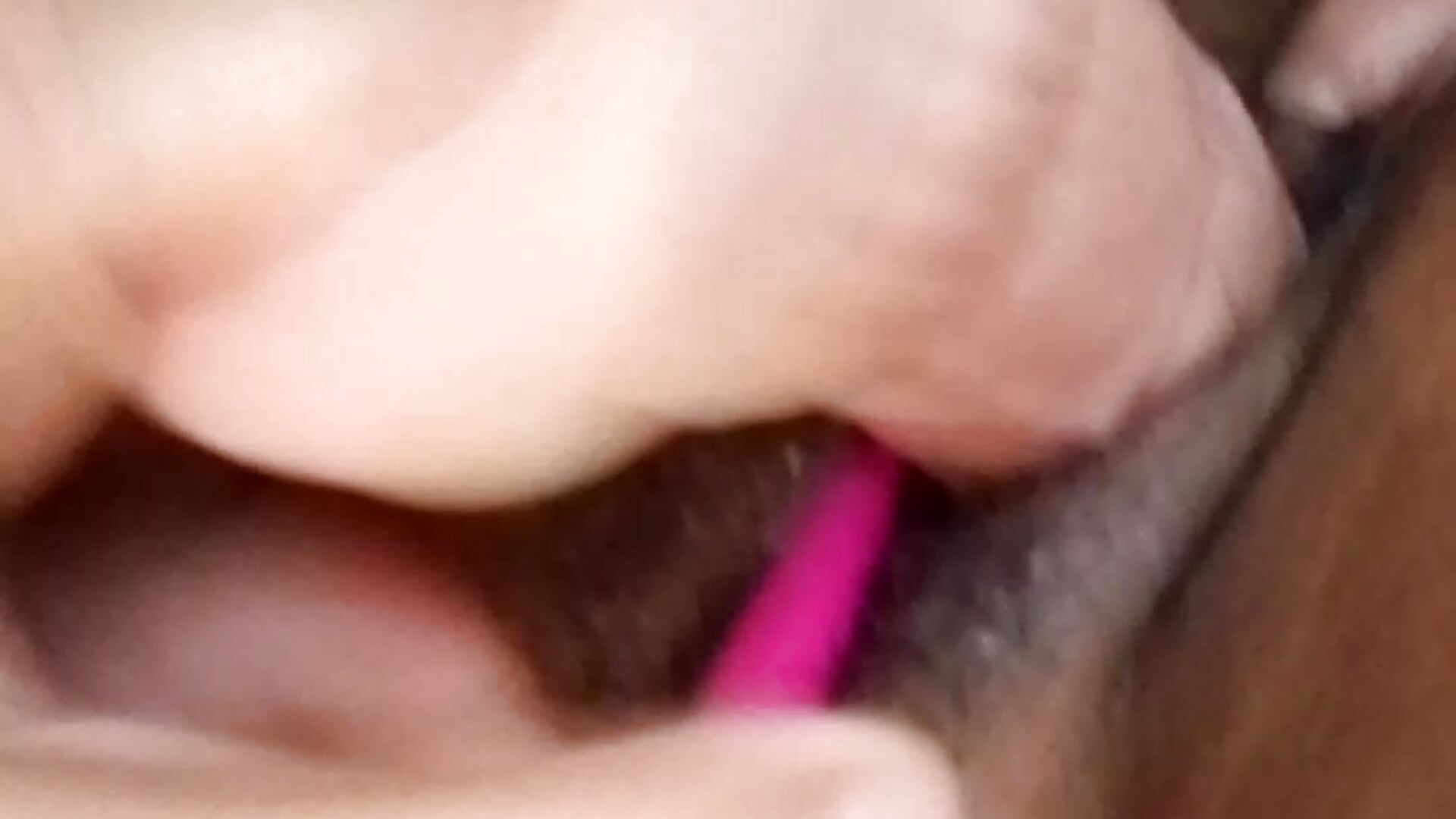 Eu adoro 3 paus dentro de mim, pena que são vibradores! - video by CarlaBrasuca cam model