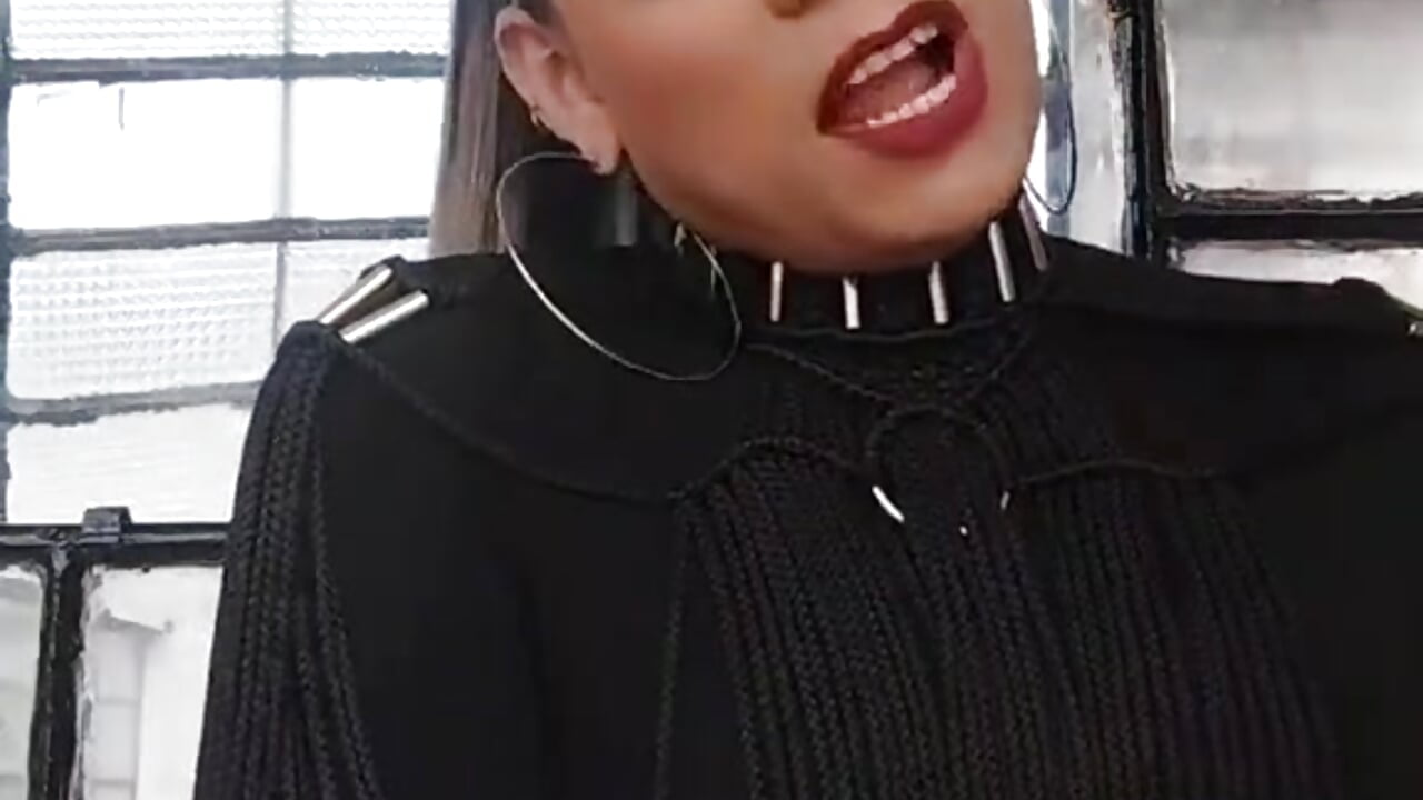 1000111477 - video của người mẫu cam talianha