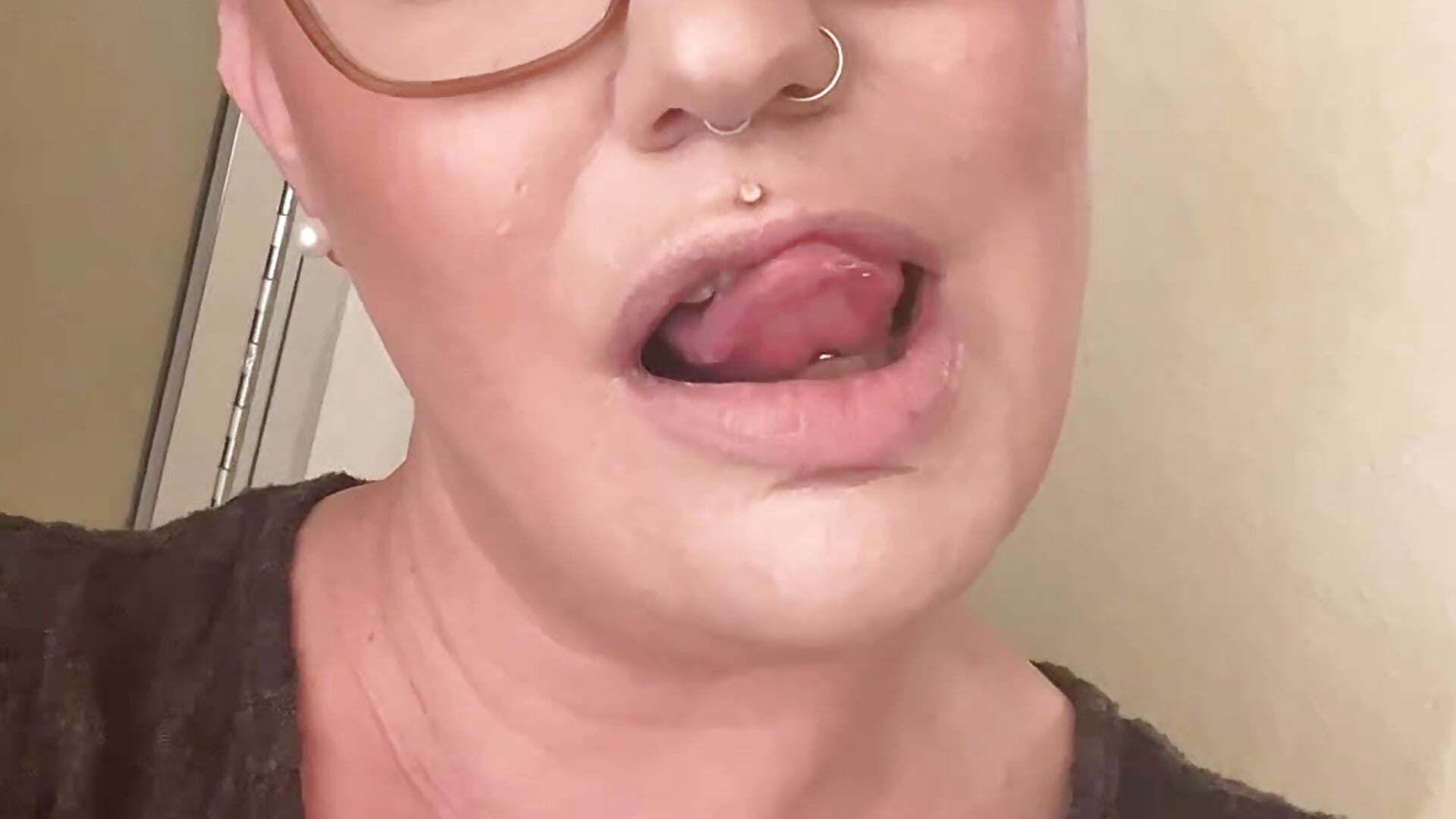 A Natural Lips Kind of Day - video di lusciouskitten modella di cam