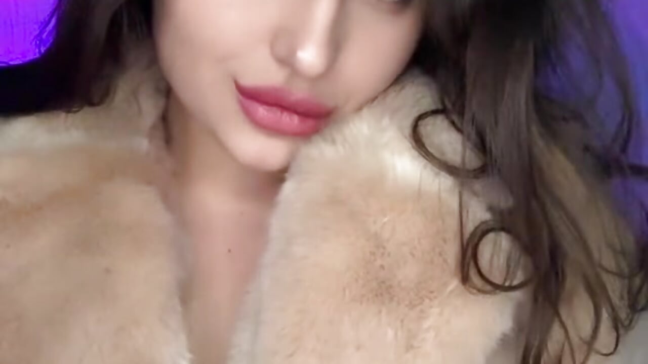 v09044g40000d53kffvog65gpr48b010 - video by ScarletSi cam model