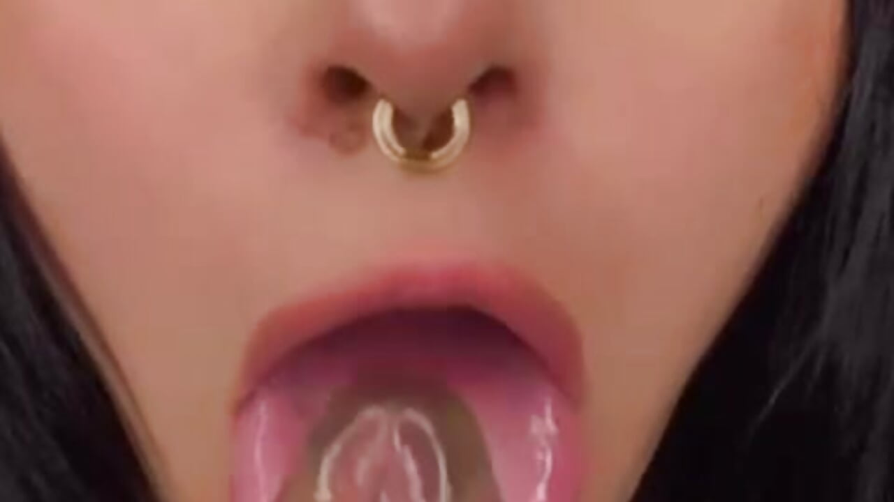 I love sucking cock until I cry - video by camilaa_lux cam model
