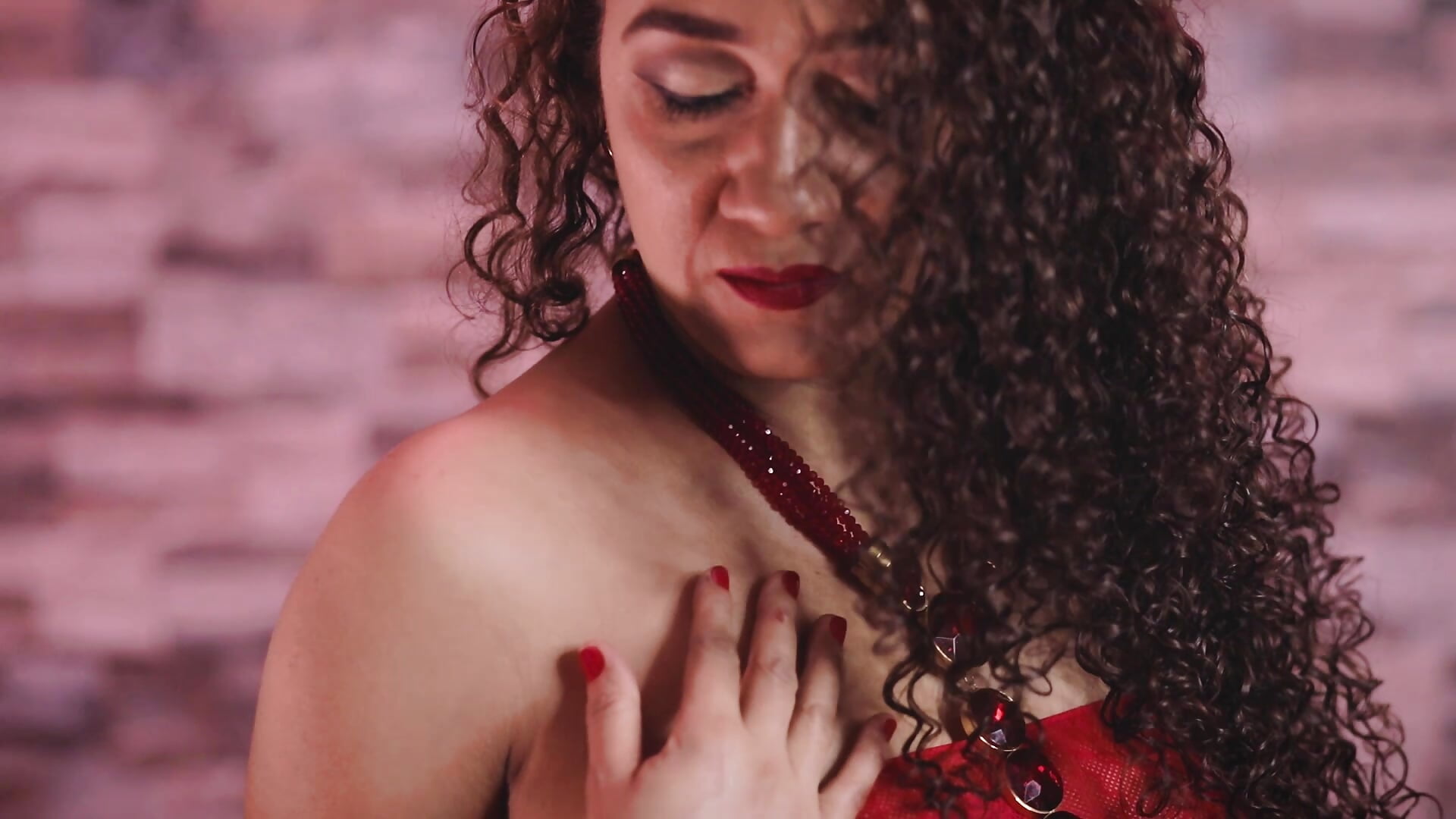 Sensual  in Red - video by PrettyCurls_ cam model