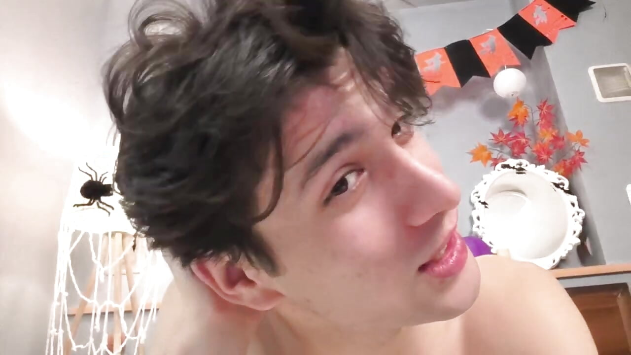 Hey guys - video by elvano_et cam model