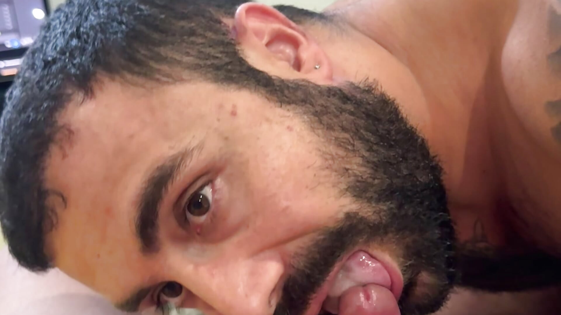 Morfeo suck My dick - video by morfeoeros14 cam model