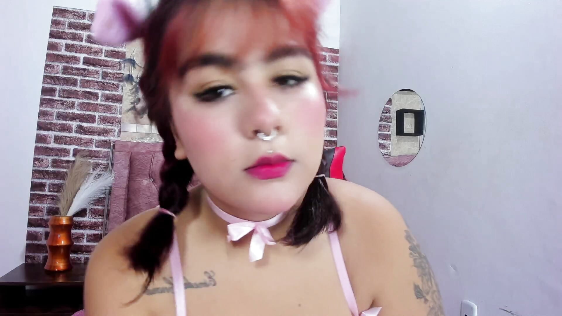 “My piercings have a story… wanna hear it? 😈💋” - video by sofi_mm1 cam model