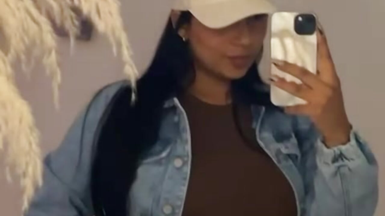 Say Hello — filmik ameliebelle_, modela(-lki) na kamerkach