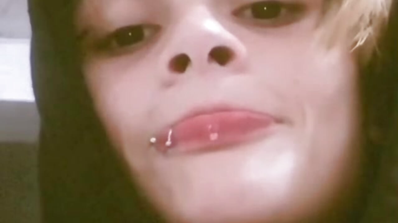 WhatsApp Video 2025-10-20 at 5,20,35 PM (1) - video by MartinnaGrecco cam model